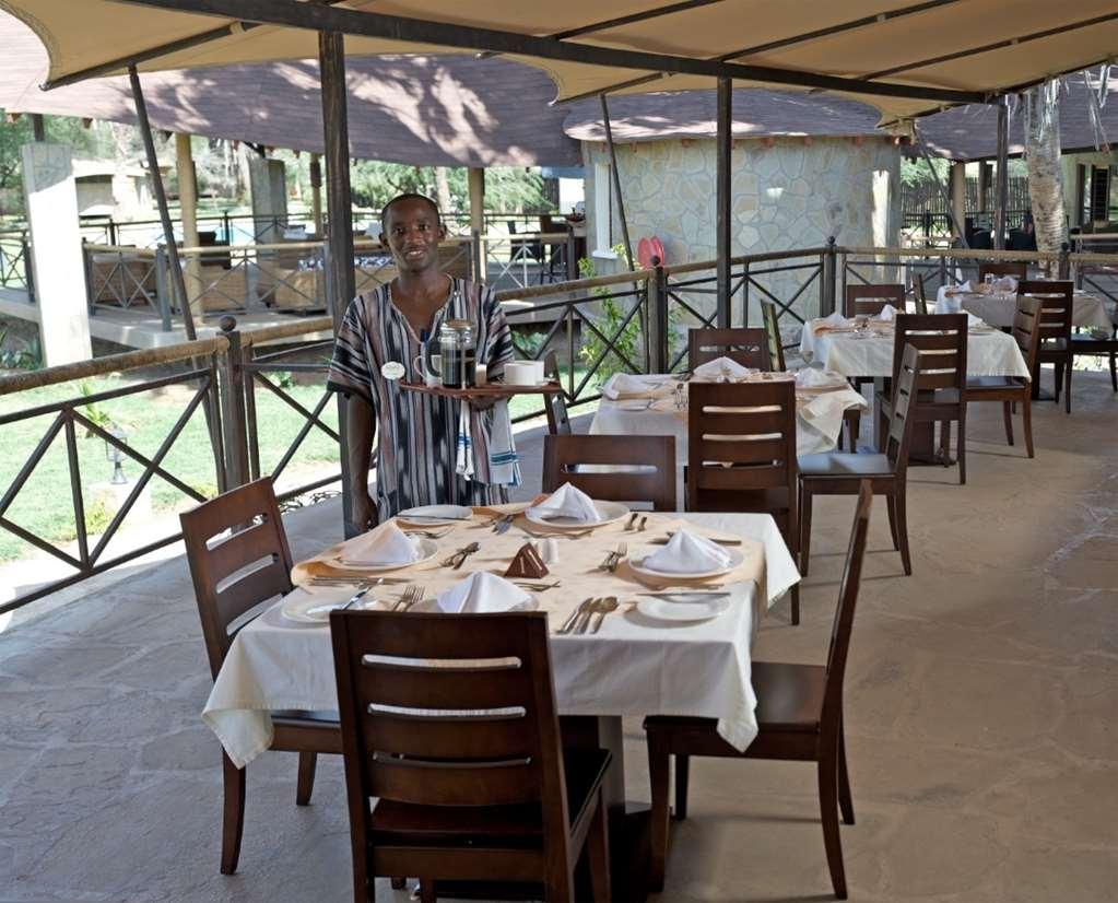 Hotel Ashnil Samburu Camp Restaurant photo